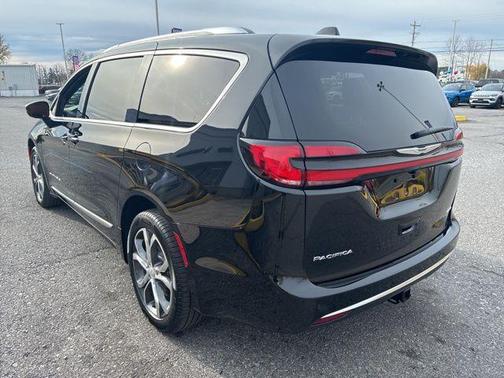 2026 Chrysler Pacifica Pinnacle