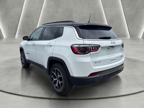Bright White Clearcoat 2026 Jeep Compass Limited