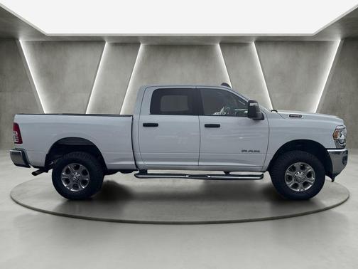 Bright White Clearcoat 2024 RAM 2500 Big Horn