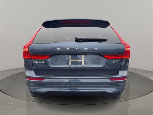 2022 Volvo XC60 B5 Momentum