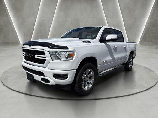 Bright White Clearcoat 2019 RAM 1500 Big Horn