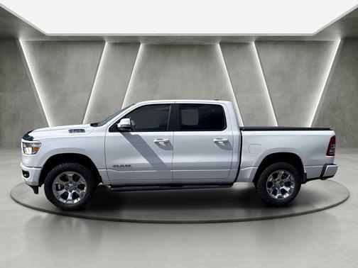 Bright White Clearcoat 2019 RAM 1500 Big Horn