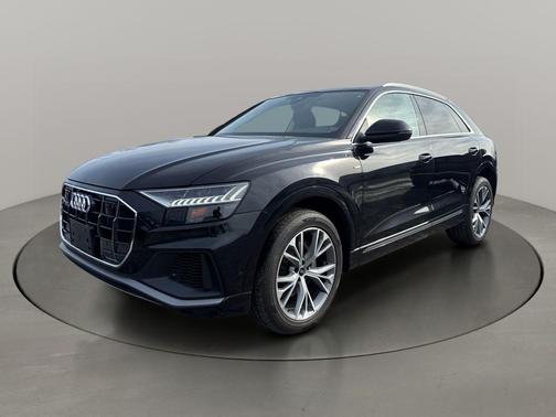 Mythos Black Metallic 2023 Audi Q8 55 Premium Plus