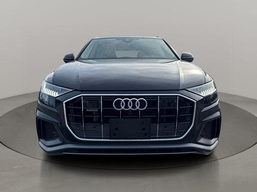 Mythos Black Metallic 2023 Audi Q8 55 Premium Plus