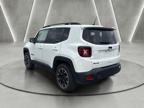 Alpine White Clearcoat 2023 Jeep Renegade Latitude