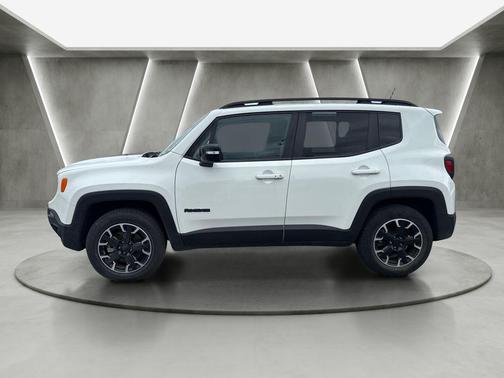 Alpine White Clearcoat 2023 Jeep Renegade Latitude
