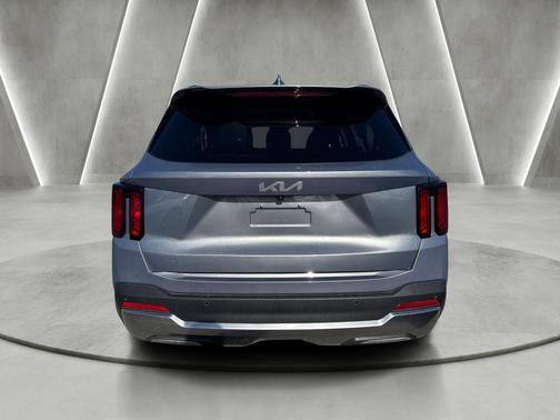 Everlasting Silver 2025 Kia Sorento S