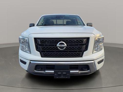 2022 Nissan Titan SV