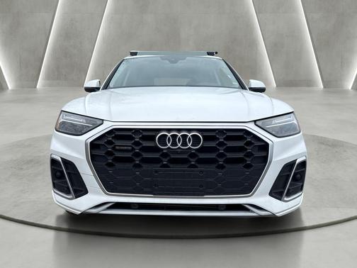 Arkona White 2024 Audi Q5 45 S line quattro Premium