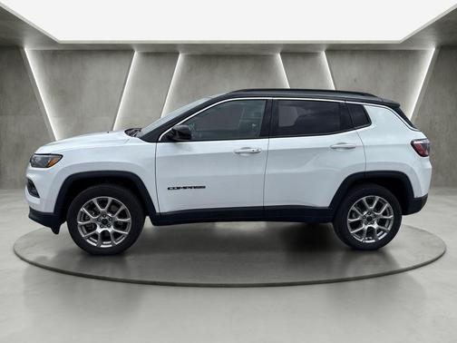 Bright White Clearcoat 2025 Jeep Compass Limited