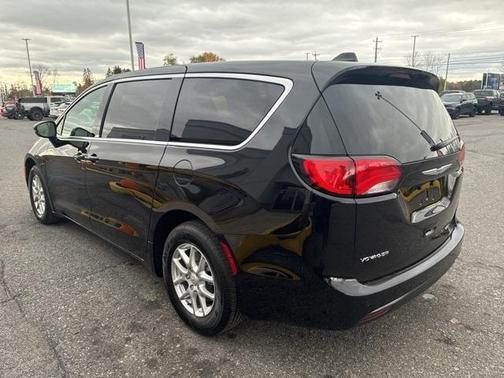 2026 Chrysler Voyager LX