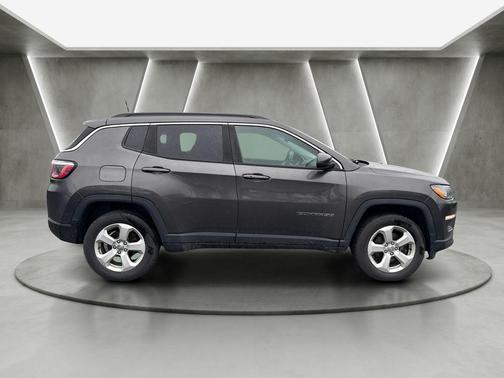 Granite Crystal Clearcoat Metallic 2020 Jeep Compass Latitude