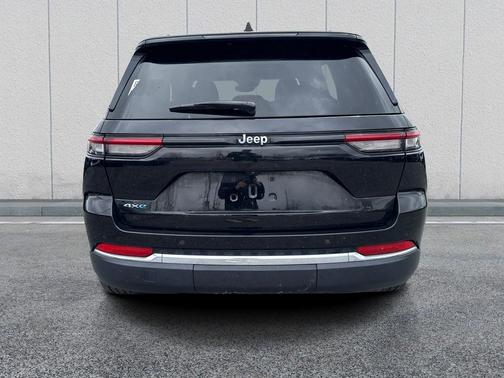 Diamond Black 2023 Jeep Grand Cherokee 4xe Base