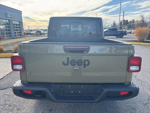 2026 Jeep Gladiator Sport