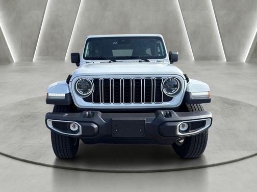 Bright White Clearcoat 2025 Jeep Wrangler Sahara