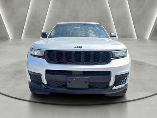 Silver Zynith 2023 Jeep Grand Cherokee L Laredo