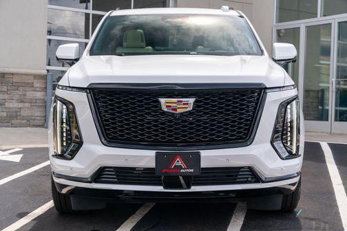 Crystal White Tricoat 2025 Cadillac Escalade ESV Sport