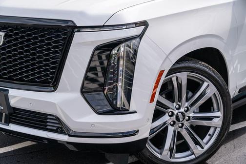 Crystal White Tricoat 2025 Cadillac Escalade ESV Sport