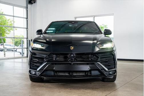 2022 Lamborghini Urus Graphite Capsule