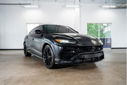 2022 Lamborghini Urus Graphite Capsule