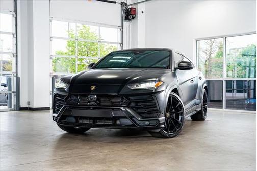 2022 Lamborghini Urus Graphite Capsule