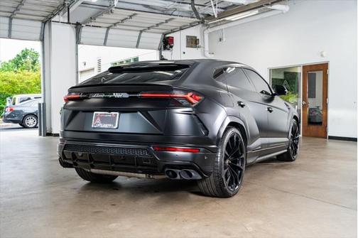 2022 Lamborghini Urus Graphite Capsule