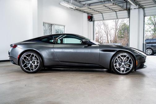 2019 Aston Martin DB11 Base