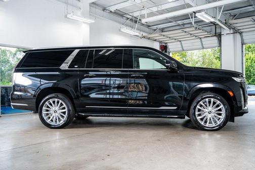 2023 Cadillac Escalade ESV Premium Luxury