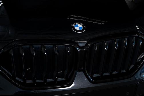 Black Sapphire Metallic 2023 BMW X6 xDrive40i