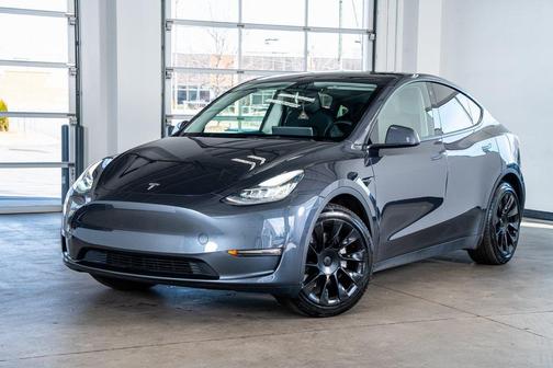 2022 Tesla Model Y Long Range Dual Motor All-Wheel Drive