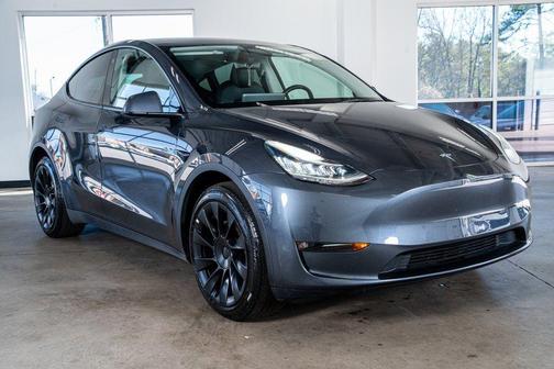 2022 Tesla Model Y Long Range Dual Motor All-Wheel Drive