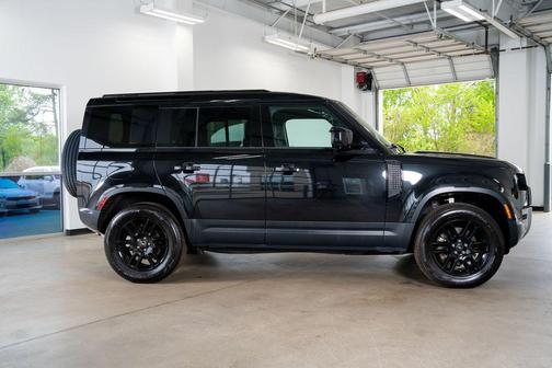 Santorini Black Metallic 2025 Land Rover Defender 110 P300