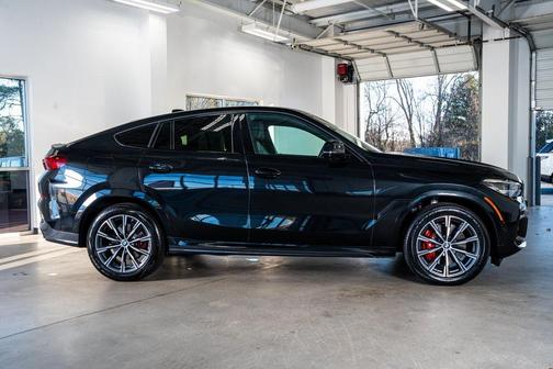 2023 BMW X6 xDrive40i