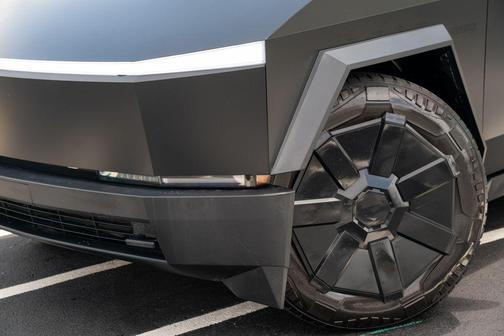 Stainless Steel 2024 Tesla Cybertruck Cyberbeast