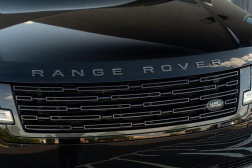 Black 2024 Land Rover Range Rover P400 SE