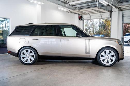 2023 Land Rover Range Rover P530 SE