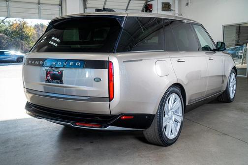 2023 Land Rover Range Rover P530 SE