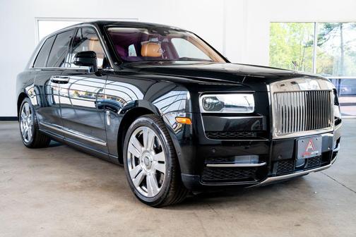 Black 2019 Rolls-Royce Cullinan