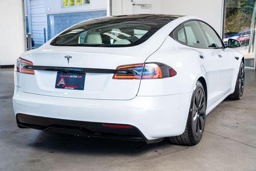 2022 Tesla Model S Base