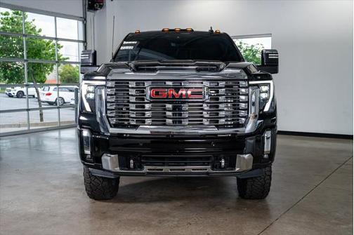 2024 GMC Sierra 2500 Denali