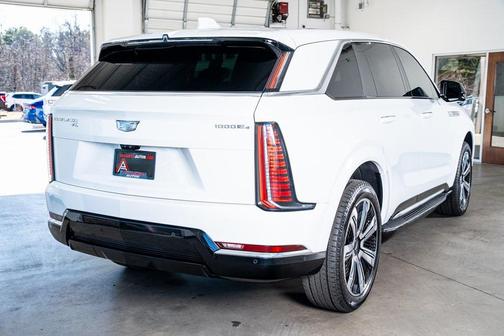 2025 Cadillac Escalade IQ Luxury 2