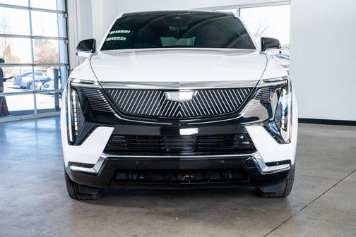 2025 Cadillac Escalade IQ Luxury 2