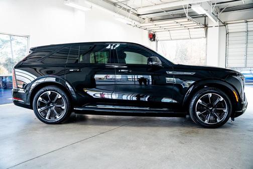 2025 Cadillac Escalade IQ Sport 1