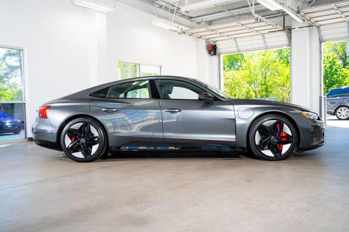 Daytona Gray Pearl Effect 2022 Audi RS e-tron GT quattro