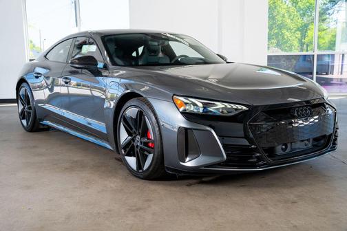 Daytona Gray Pearl Effect 2022 Audi RS e-tron GT quattro