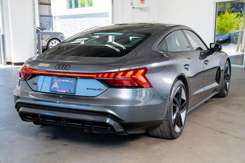 Daytona Gray Pearl Effect 2022 Audi RS e-tron GT quattro