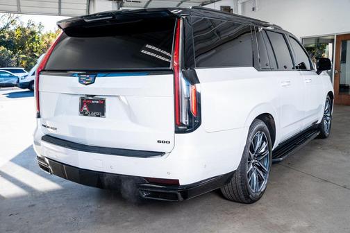 2022 Cadillac Escalade ESV Sport