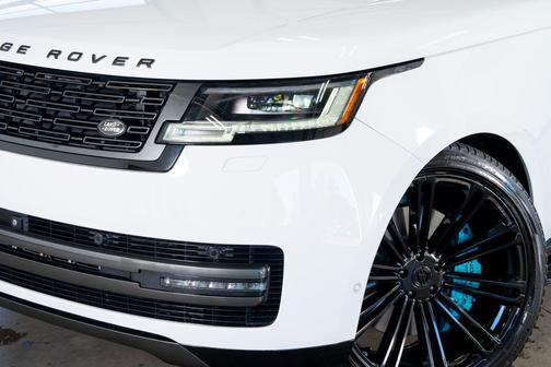White 2023 Land Rover Range Rover P530 SE