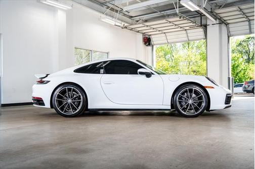2020 Porsche 911 Carrera