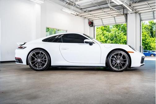 2020 Porsche 911 Carrera